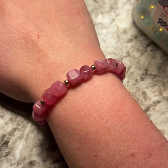 Pink and gold bracelet - Picture 2 of 2
